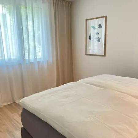 Neue Mit Terrasse Und Tg-stellplatz * Sindelfingen